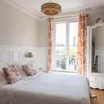 Charming Apartment Just Steps From The Pantheon