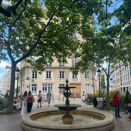 Charming Just Steps From The Pantheon Apartment *